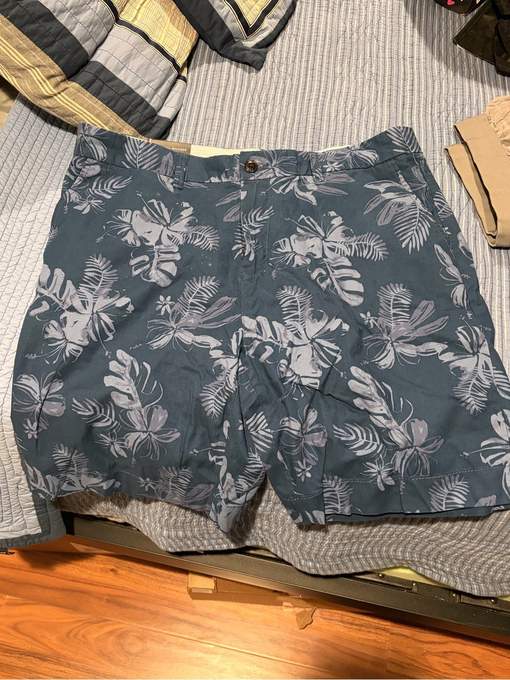 Tommy Hilfiger Blue Floral Print Flat Front Men's Shorts